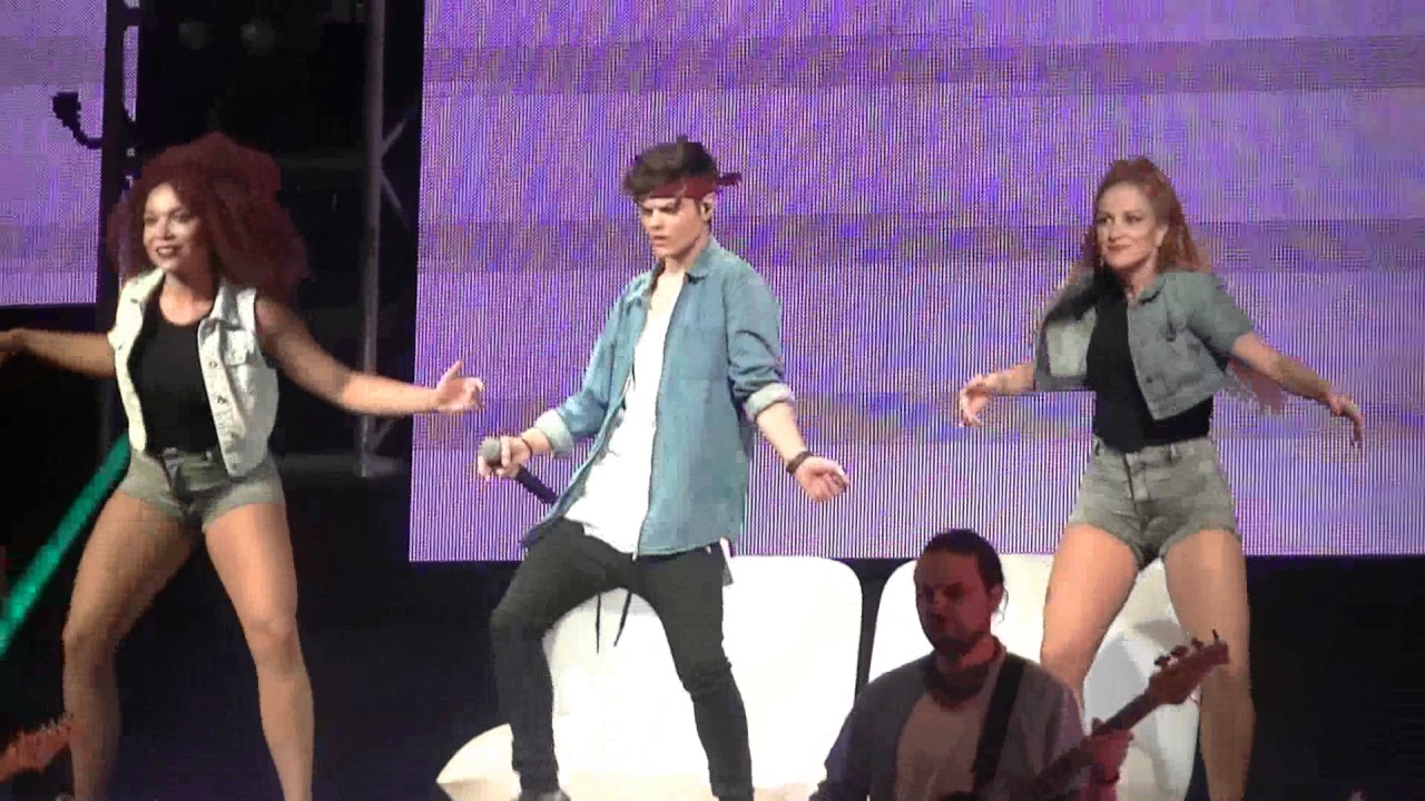 Abraham Mateo - When You Love Somebody (04/12/16 Gran Rex)