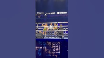 William Crolla secures a first round KO in the FIFTH fight of his career! #boxing