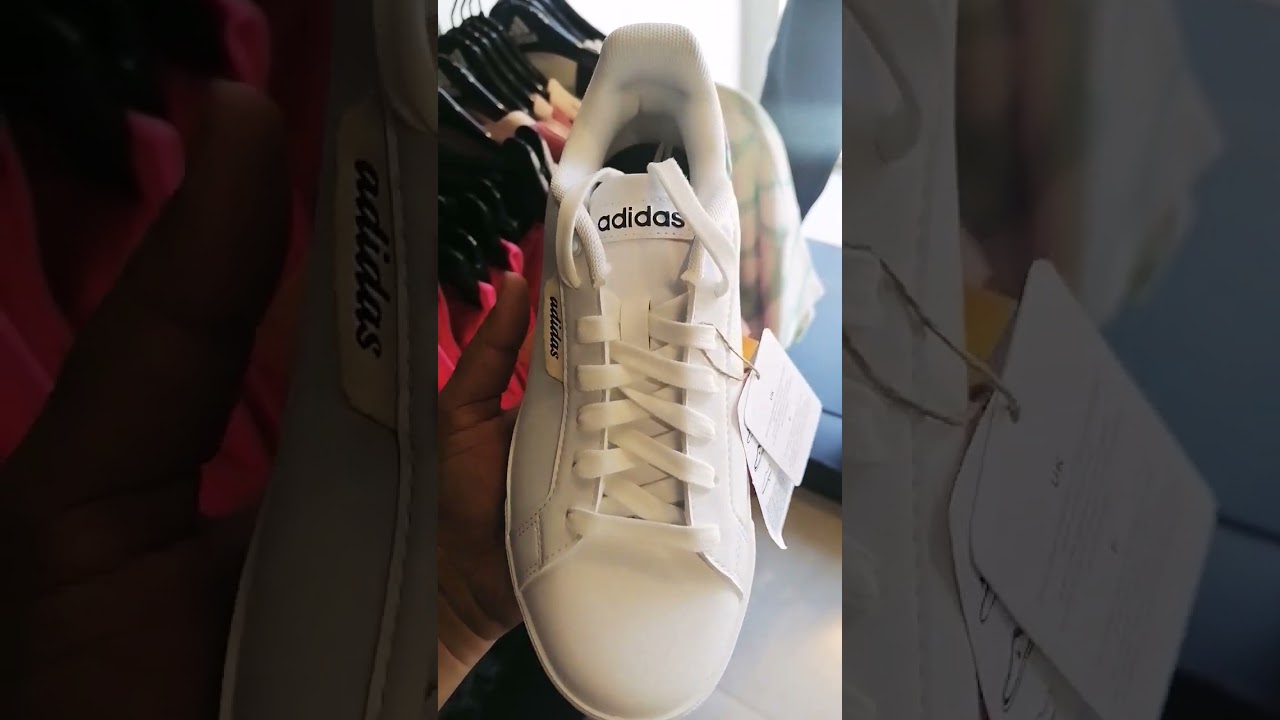 Flexweave technology, which is  seamless, lightweight material that provides support  breathability.