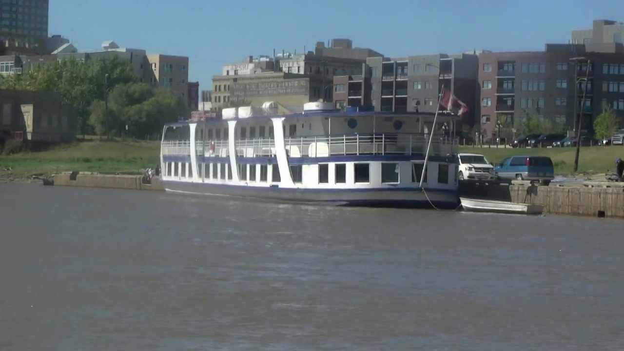 RED RIVER AND ASSINABOINE BOAT RIDE