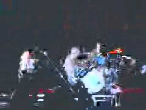 Red Hot Chili Peppers - Intro Jam [Live, Valle Del Pop - Venezuela, 2002]