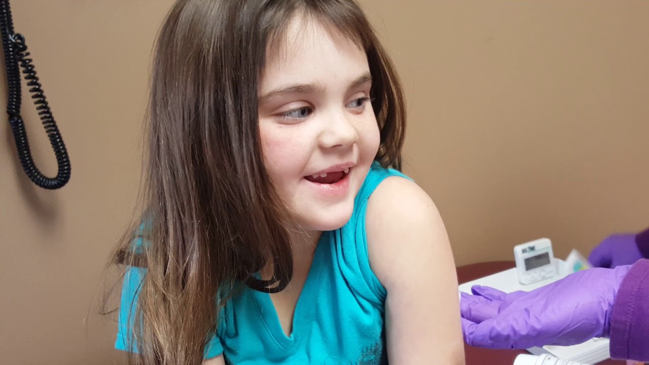 Xolair injection for Ashlyn Rainn - YouTube