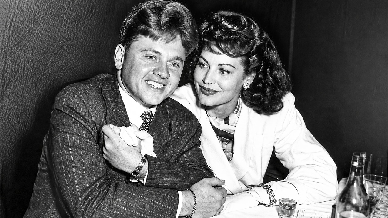 Mickey Rooney’s Wife Robbed Him Blind & Left Him With Nothing