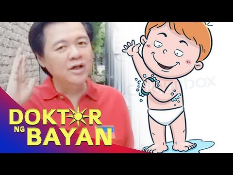 Video: Paano Maligo Ang Isang Bata Sa Unang Pagkakataon