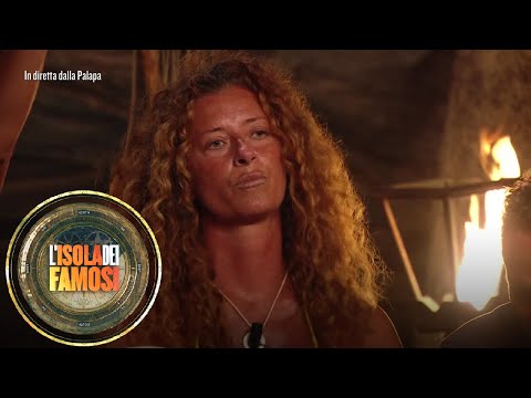 L'Isola dei Famosi - Valentina Persia contro Vera Gemma