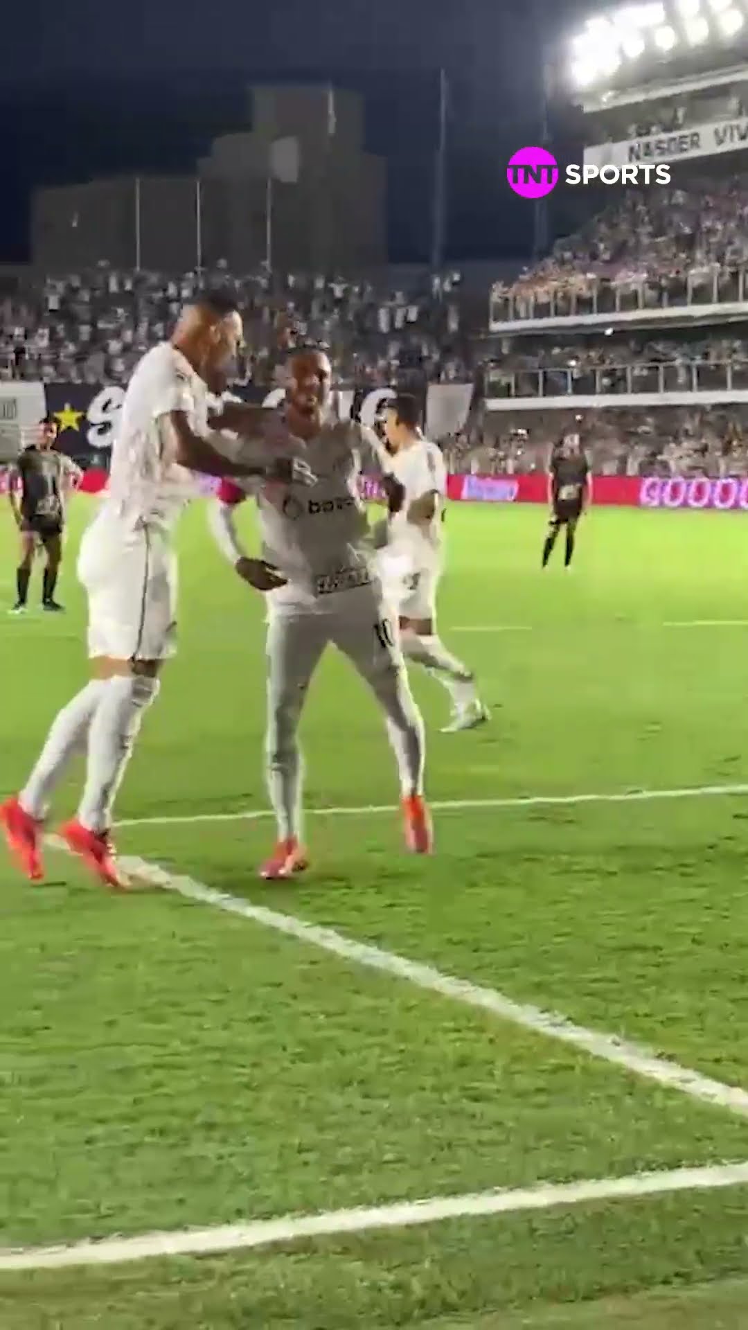 POV: VOCÊ ESTÁ DENTRO DA VILA BELMIRO NO 1º GOL DO NEYMAR #shorts