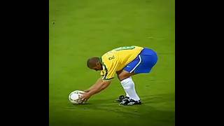 Roberto Carlos In Prime 🤯 #football #robertocarlos #footballshorts #trending #edit