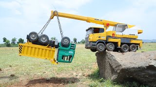 Tipper Truck And Mahindra Tractor Accident Big River Pulling Out JCB And Crane ? Jcb Tractor | CSToy