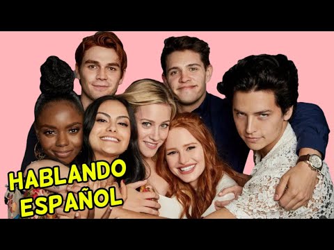 Video: ¿Puede Madelaine Petsch hablar afrikáans?