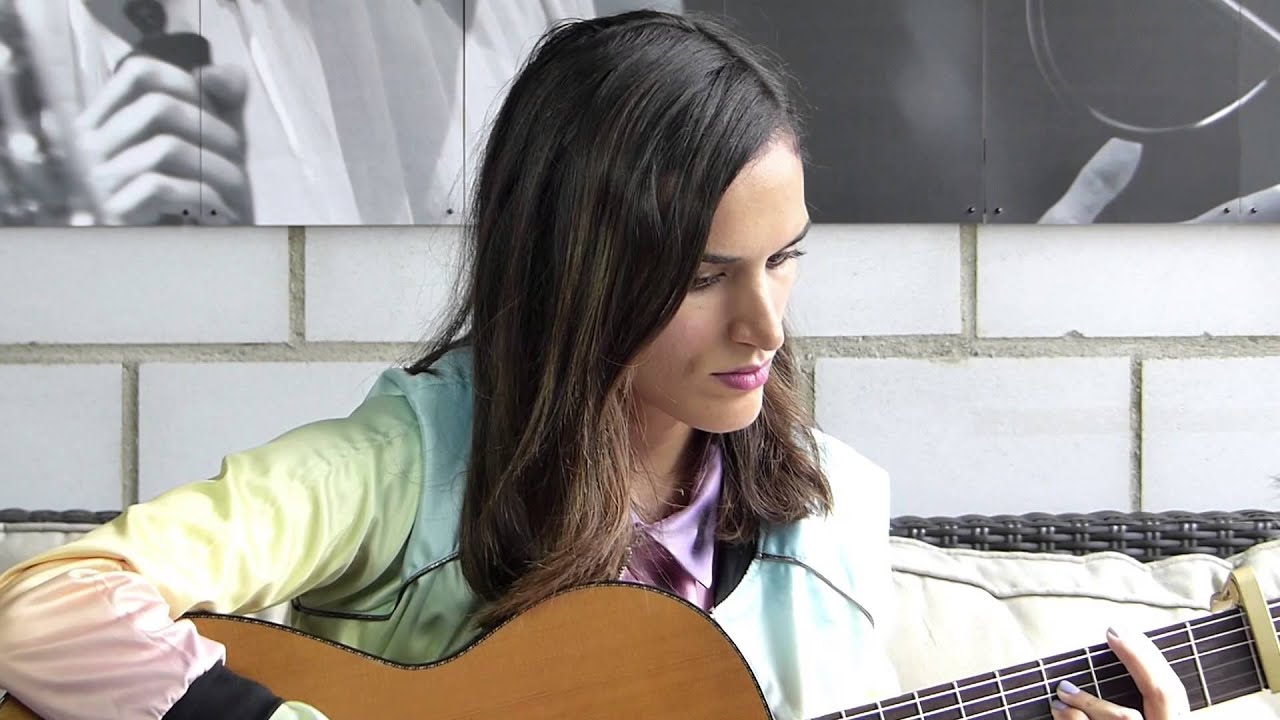 Lea Lu Live @DMD2 "I Want My Colors Back" & "Spain" Acoustic