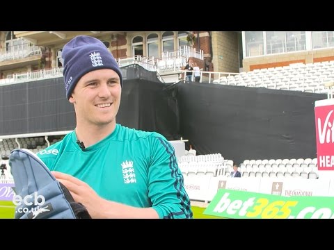 Jason Roy with his kit, bats & padding up routine twenty20 world cup 2019