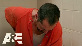 60 Days In: Robert Fakes His Way Out of Jail (S1 Flashback) | A&E