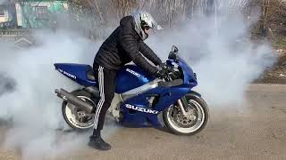 Suzuki gsxr 750 Джиксер ( бернаут )