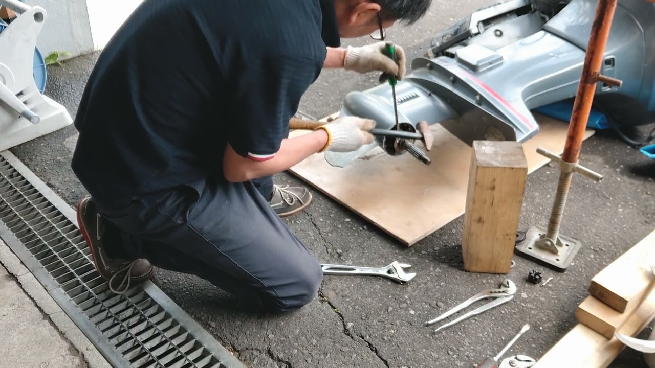 ヤマハ船外機115psロアケース内インペラーを点検してみた。