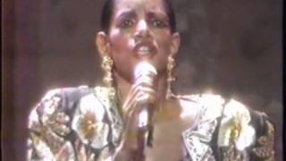 MELBA MOORE @ The APOLLO THEATER