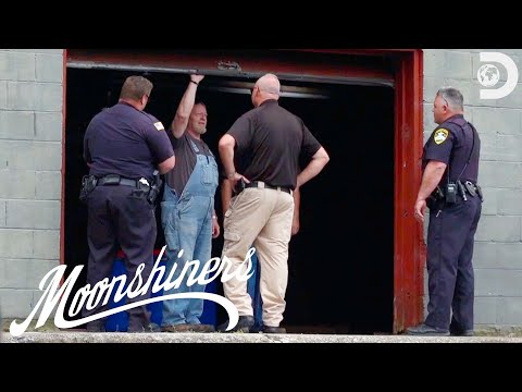 Cops Pay Mark and Digger A Visit | Moonshiners