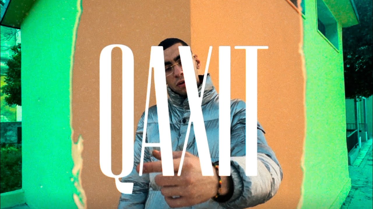 Mira QAXIT - COME UN CANE (Official Video) en YouTube