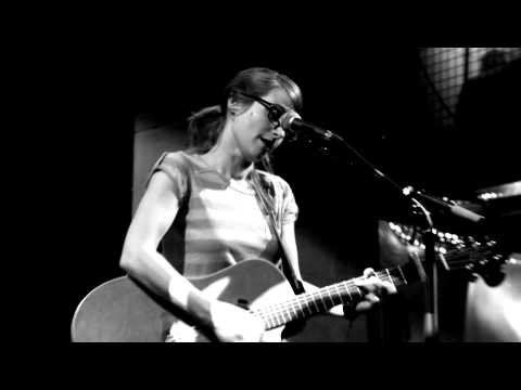 Héloïse au Connexion Café 2012