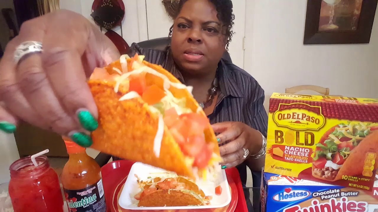 Old EL Paso🌮 Nacho Cheese Tacos & Chocolate Peanut Butter Twinkies!(eating show)