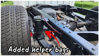Lowered OBS Chevy still TOWING? 🤔 Installed helper bag kit  #OBS #Chevy