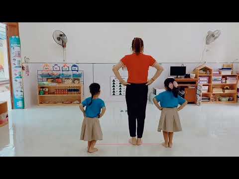 Dạy trẻ:Bật tiến về phía trước Độ tuổi: 3 - 4 tuổi