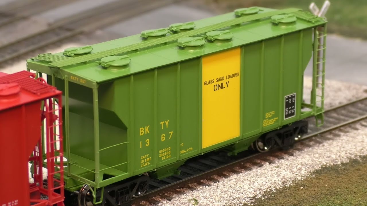 HO Trains We're running new awesome Athearn hoppers on our model