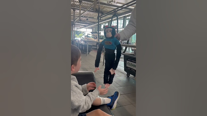 Dad buys surprise gift out of a vending machine #trending #lifestyle  #funny
