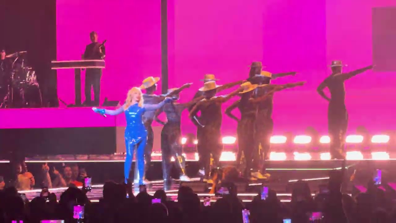 Kylie Minogue : Tension Tour : Good As Gone / Spinning Around : MSG : 4/5/2025