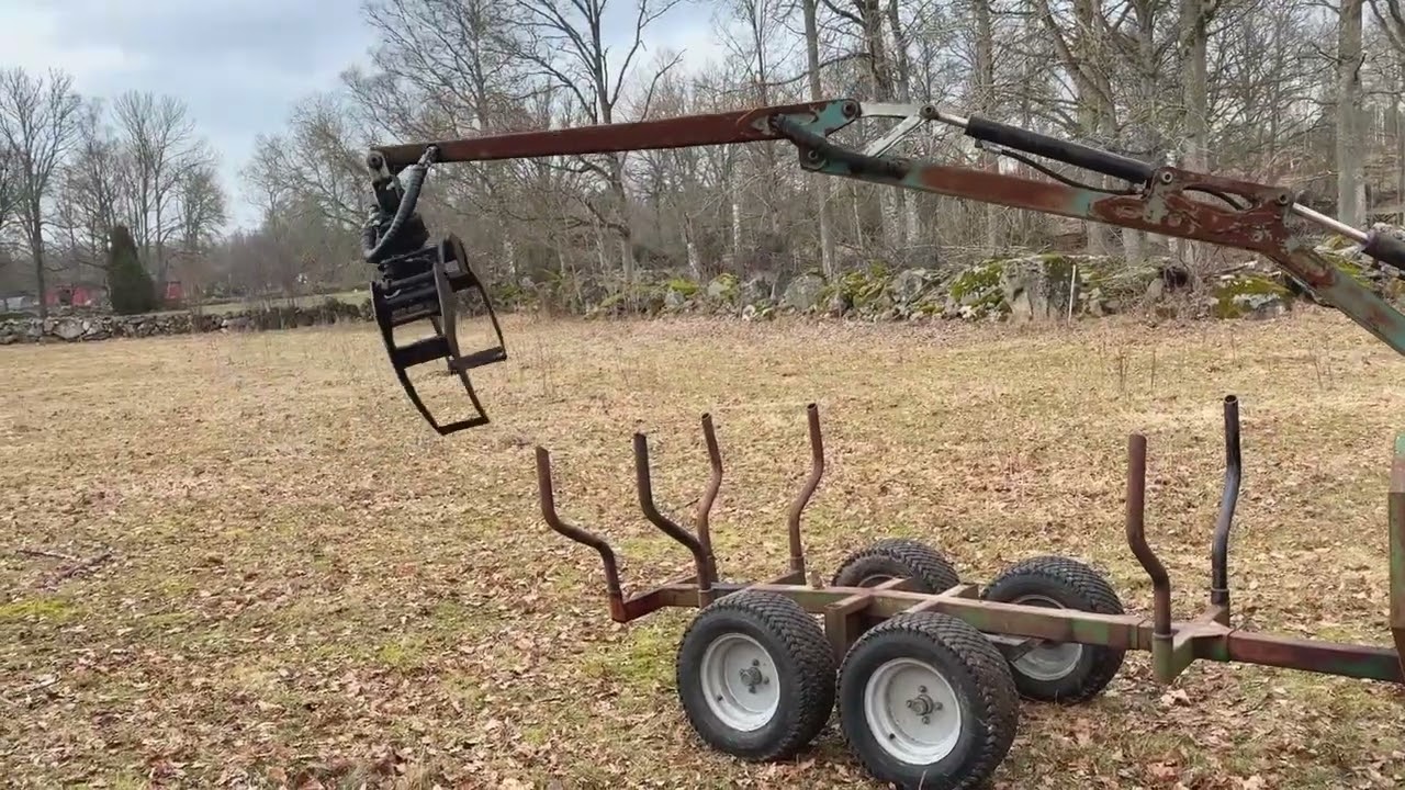 Traktor 4x4 med skogsvagn Dongfeng 4X4