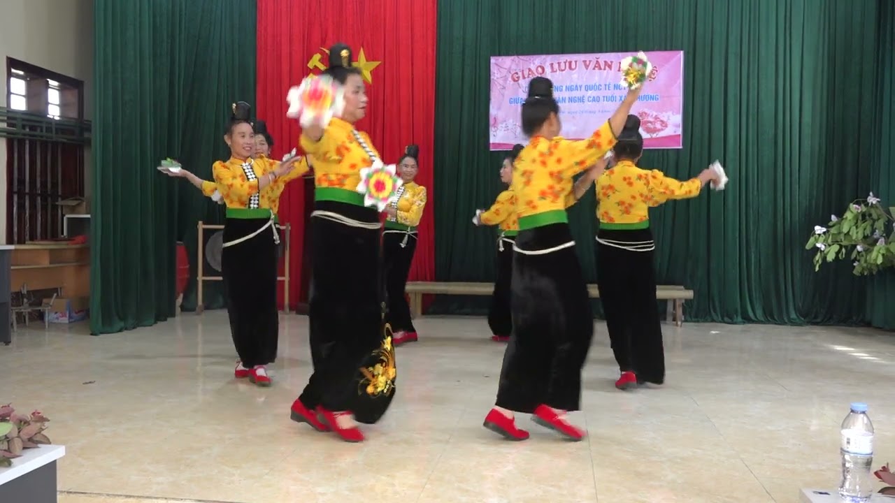 Múa xòe hoa đội ct ót luông xã chiềng cọ tpsl