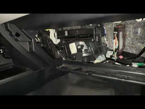 2013-2018 Toyota RAV4: How To Change the Cabin Air Filter