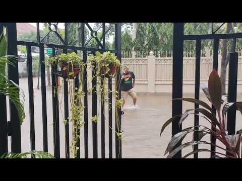 CAMBODIA FLOODING - DANCE IN THE RAIN