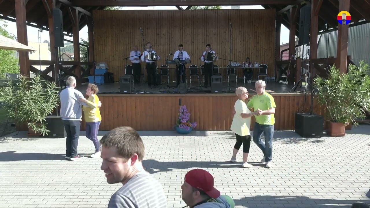 Kotešová 11. júna 2023: X. ročník Stretnutie heligonkárov — 18 Heligonkári Feješovci