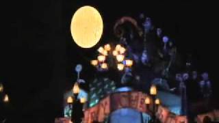Haunted Mansion Holiday Disneyland Part 1