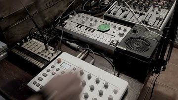 Acid techno jam with Elektron Model:samples and TD3