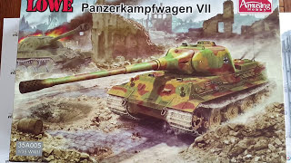 In box plastic model tank Lowe Panzerkampfwagen VII - Amusing Hobby 35A005