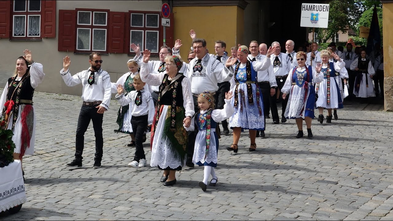 Trachtenumzug Dinkelsbühl 2024 (Heimattag der Siebenbürger Sachsen) in 4K mit Kommentar