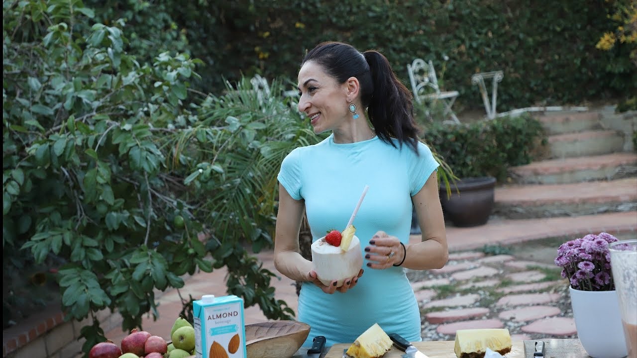 Как Правильно Открыть Кокос - Полезный Напиток - Рецепт от Эгине - Heghineh Cooking Show in Russian армянская кухня блюда