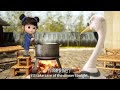 In China, we don't say "I miss you." We say, "I'll cook for you."在中国，我们不说“想你了”，我们说“我做饭给你吃吧”