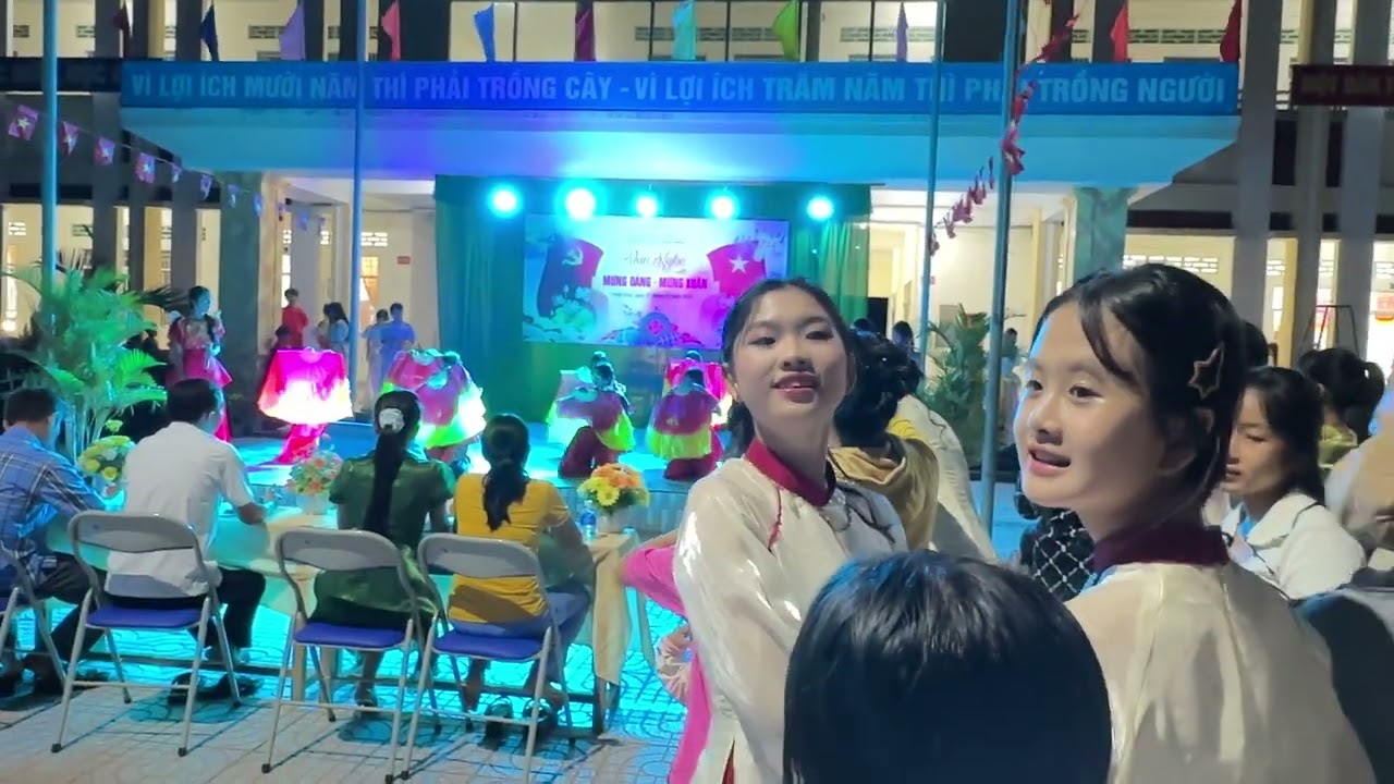 25-26-MĐMX- Lớp 8.3-6-4- Hát múa - Đoản ca xuân