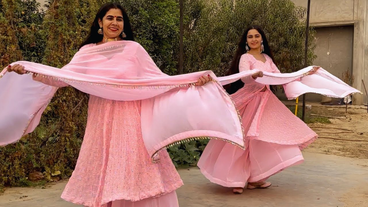 कैसे लगे हमारे SUIT 🌸