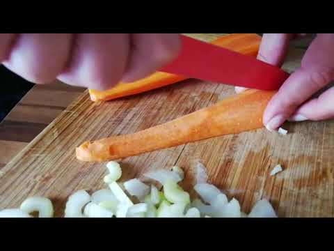 Video: Salată Caldă De Cartofi Cu Caracatiță