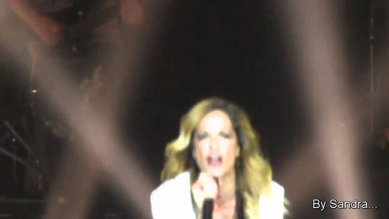 Anna Vissi - Agapi einai esy Live @ Pavilion Hall !!!