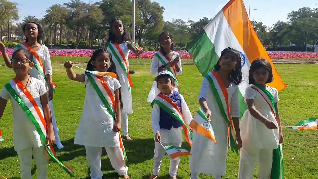 Sruthi Music & Dance Training Center, Dubai - Vocal students amazing performance on Indian Republic