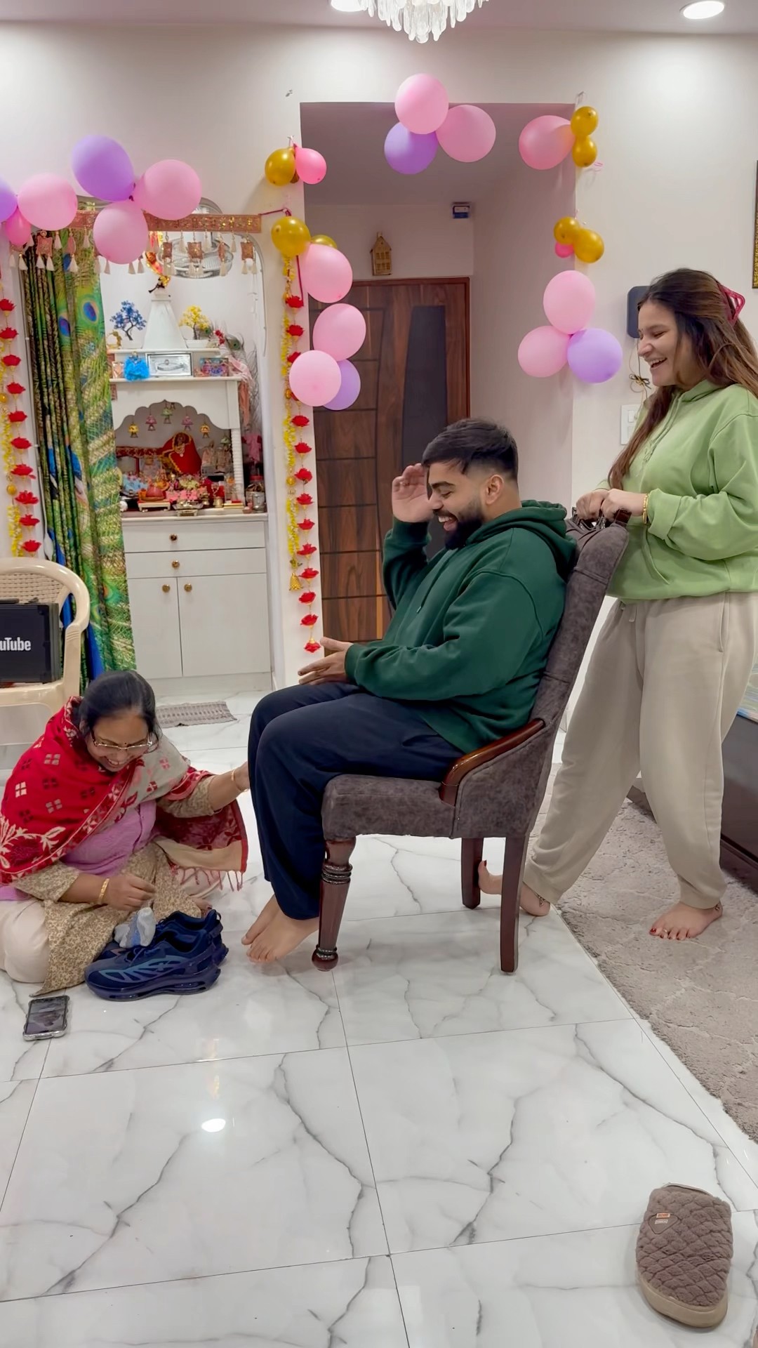 Mummy nai ye socks kisay  pehena diye #shorts #youtubeshorts #gauravaroravlogs