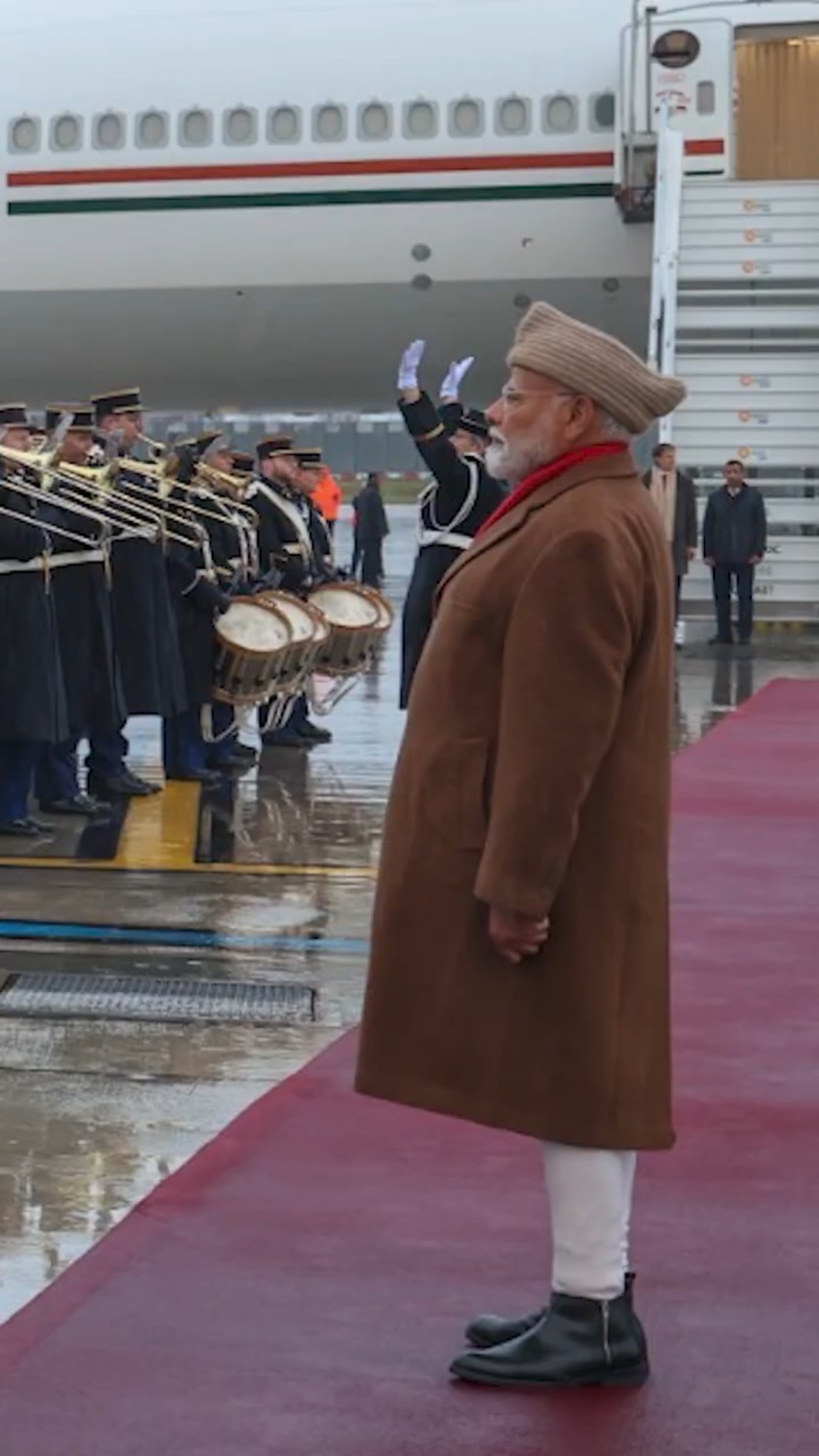 PM Modi arrives in Paris on his two day visit to France | #shorts