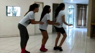 Cinthia Cruz Mostra Rayssa Chaddad E Lívia Inhudes Dançando