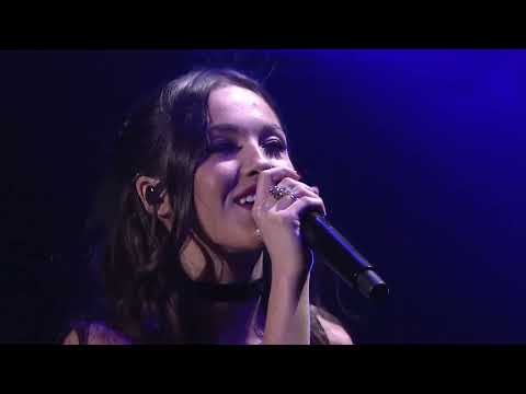 Olivia Rodrigo Sings Deja Vu With Billy Joel At Madison Square Garden