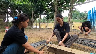Designing iron braces for the pillars of the mother's room in the village