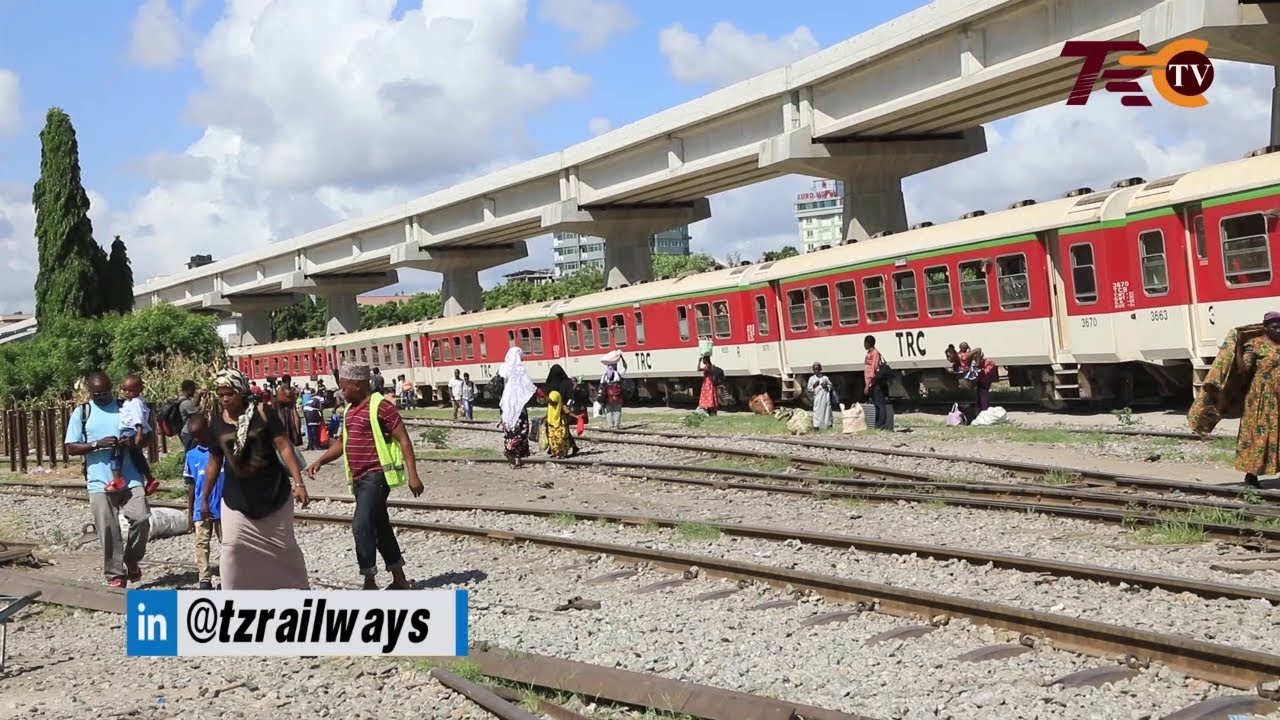 SHUHUDIA, SAA MBILI ASUBUHI  JUU YA ALAMA TRENI YA DELUX IKIONDOKA NA ABIRIA 851 KWENDA KIGOMA